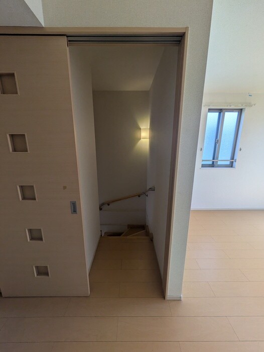 物件内観写真17　(廊下)