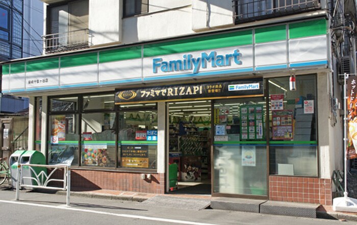 ファミリーマート柴崎千駄ヶ谷店