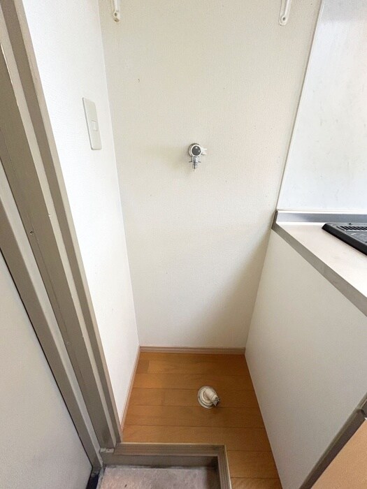 物件内観写真14　(洗濯機置場)