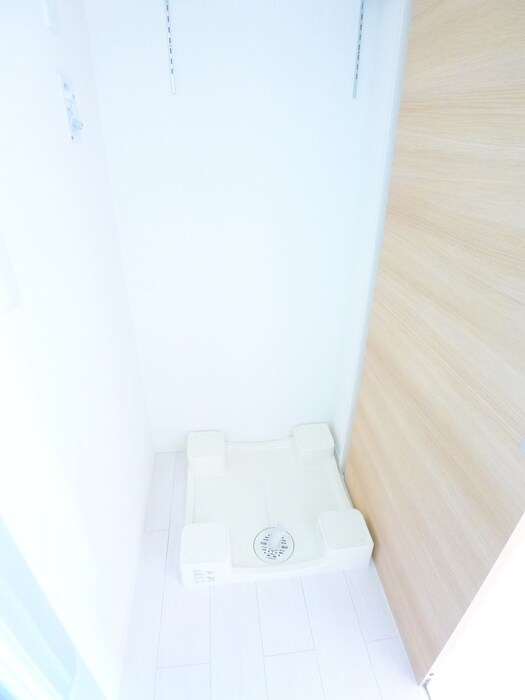 物件内観写真18　(洗濯機置場)