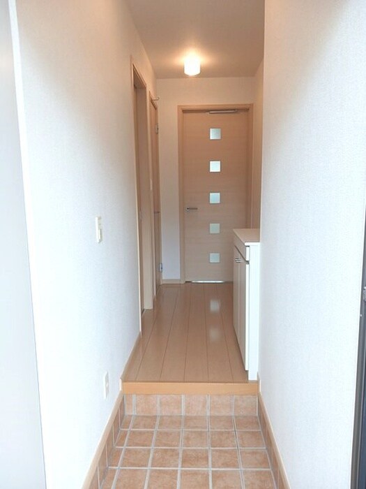 物件内観写真13　(玄関)