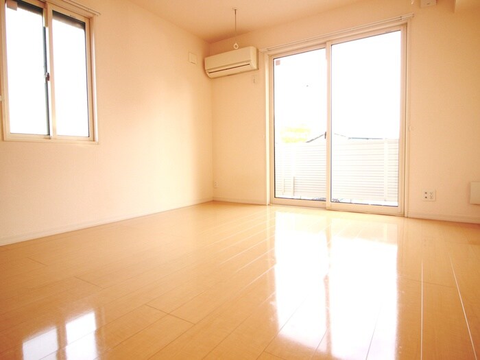 物件内観写真4　(居室)