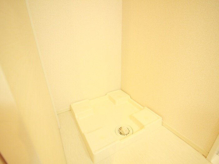 物件内観写真11　(洗濯機置場)