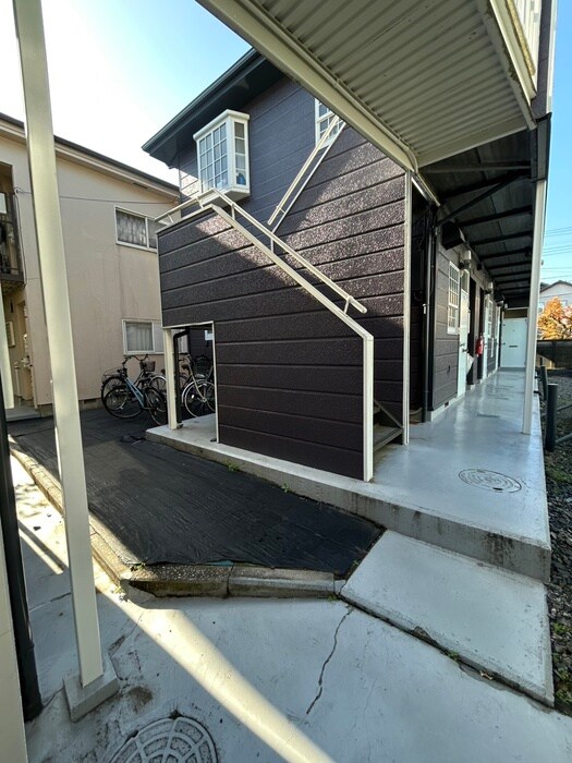 物件外観写真6　(エントランス部分)