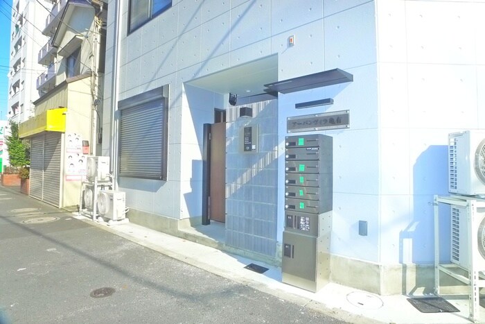 物件外観写真2　(エントランス部分)