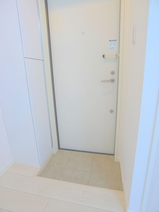 物件内観写真15　(玄関)