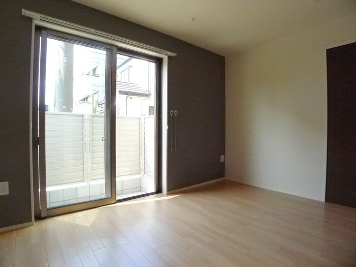 物件内観写真10　(室内からの展望)