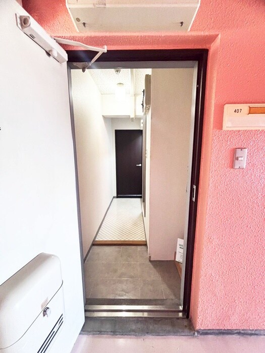 物件内観写真12　(玄関)