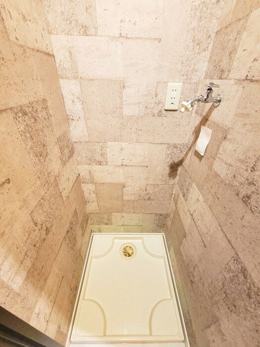 物件内観写真15　(洗濯機置場)