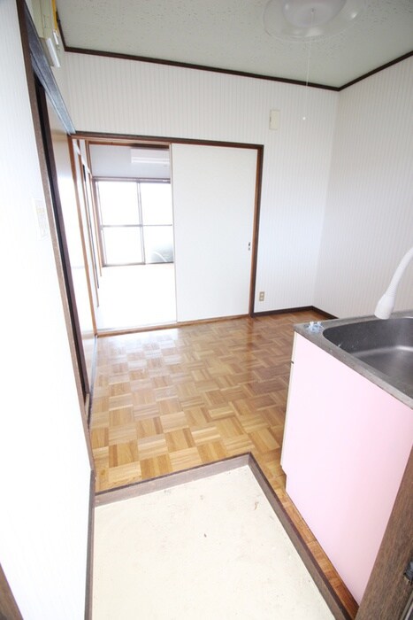 物件内観写真7　(玄関)