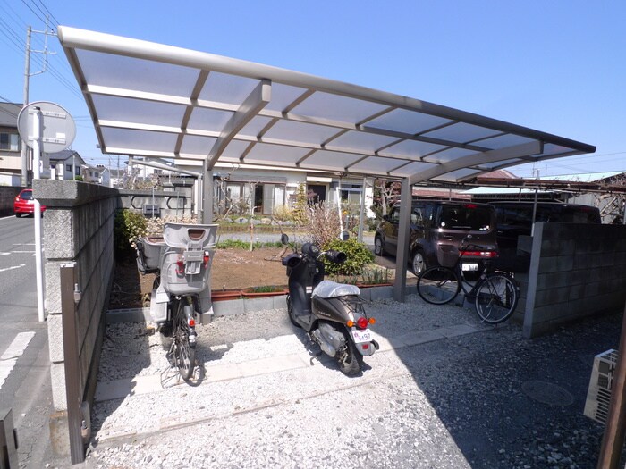物件外観写真4　(駐輪場)