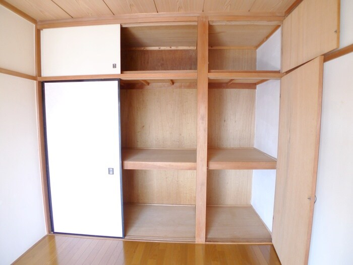 物件内観写真10　(収納)