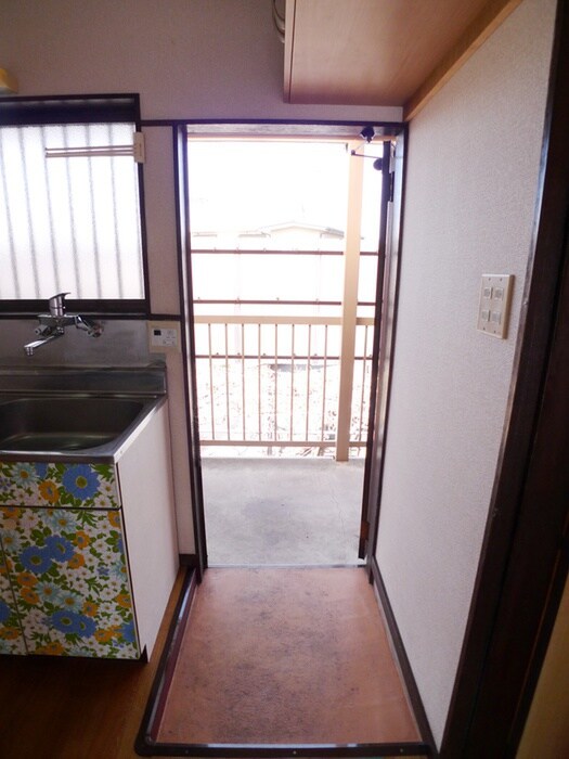 物件内観写真13　(玄関)