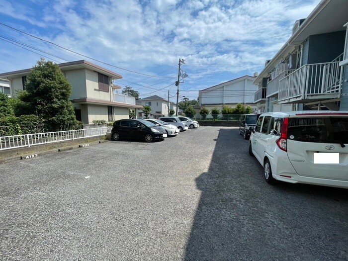 物件外観写真6　(駐車場)