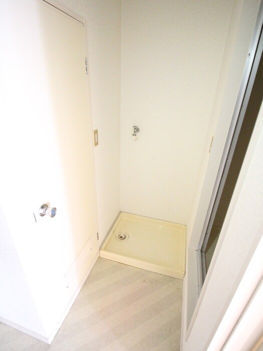 物件内観写真19　(洗濯機置場)