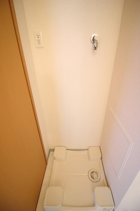 物件内観写真17　(洗濯機置場)