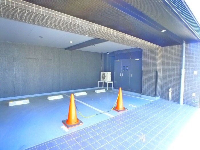 物件外観写真6　(駐車場)