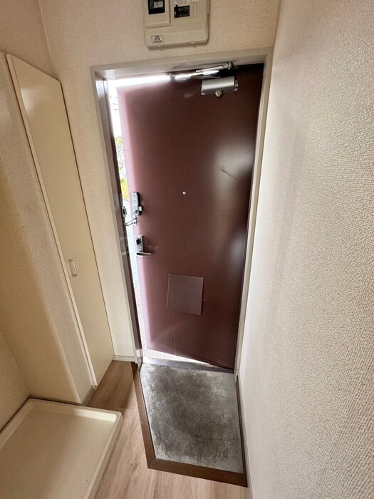 物件内観写真22　(玄関)