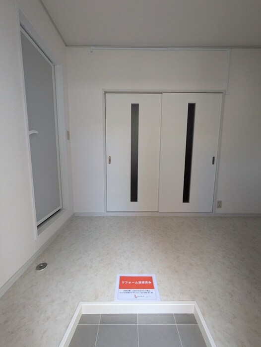 物件内観写真7　(玄関)