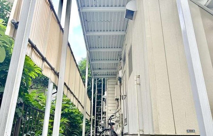 物件外観写真4　(エントランス部分)