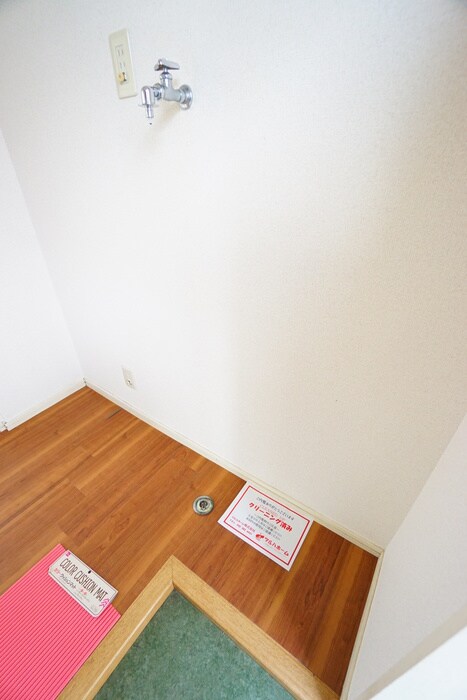 物件内観写真5　(洗濯機置場)