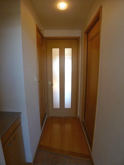 物件内観写真13　(廊下)