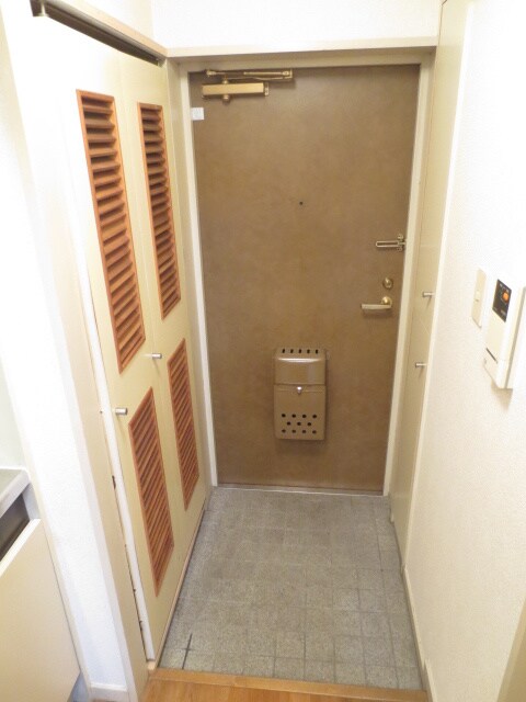 物件内観写真15　(玄関)