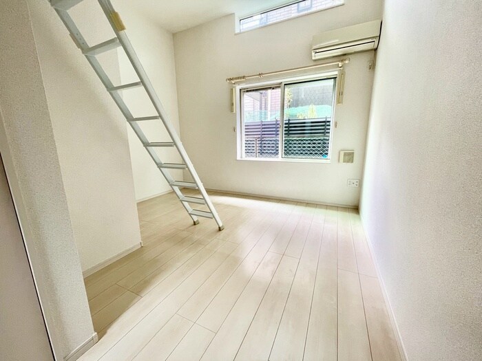 物件内観写真9　(居室)