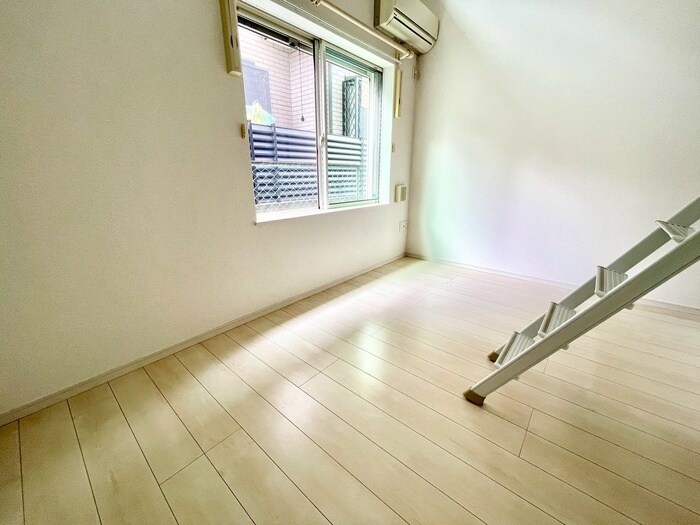 物件内観写真16　(室内からの展望)