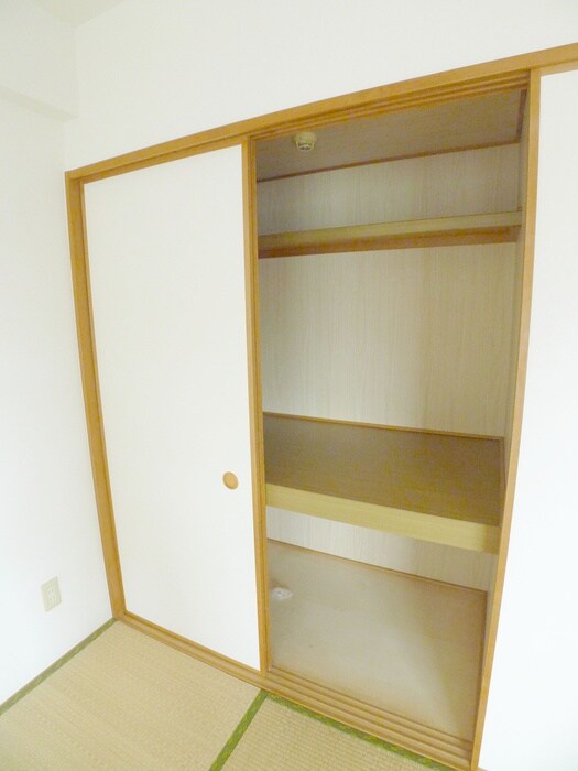 物件内観写真13　(収納)