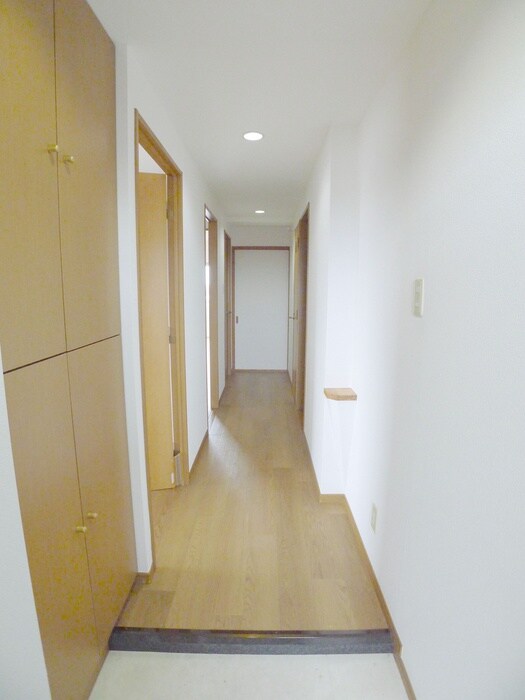 物件内観写真18　(廊下)