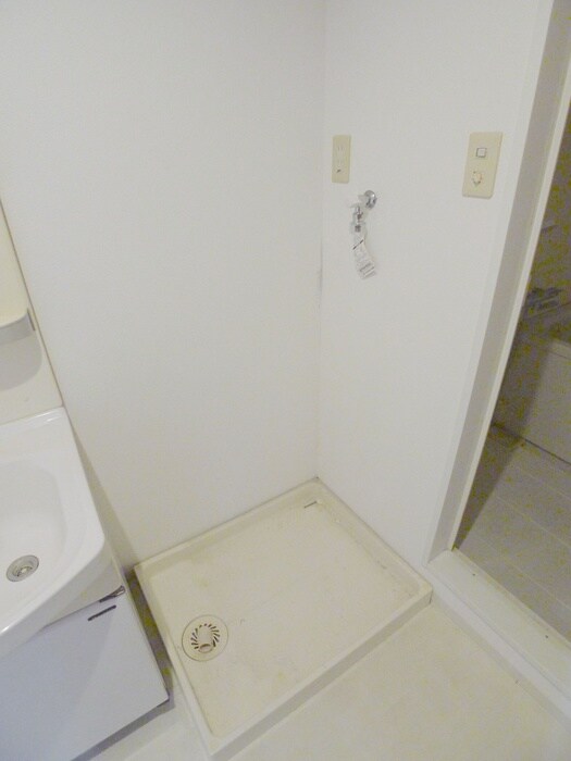 物件内観写真20　(洗濯機置場)