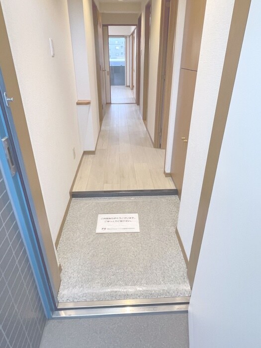 物件内観写真21　(玄関)