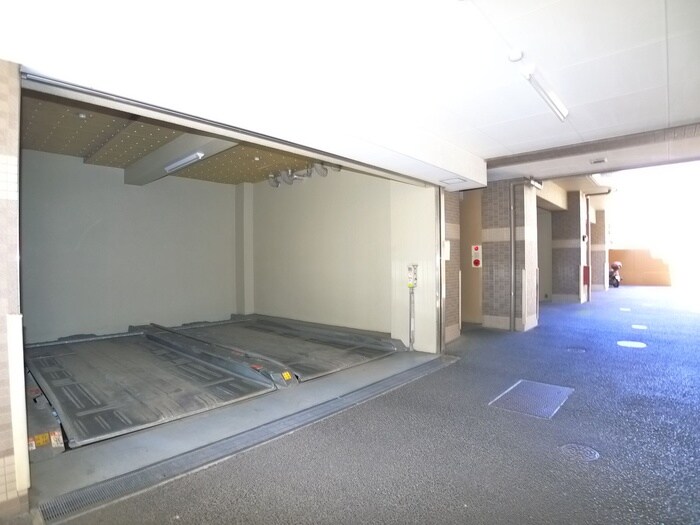 物件外観写真6　(駐車場)