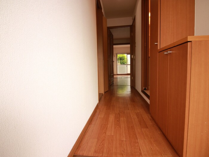 物件内観写真17　(玄関)