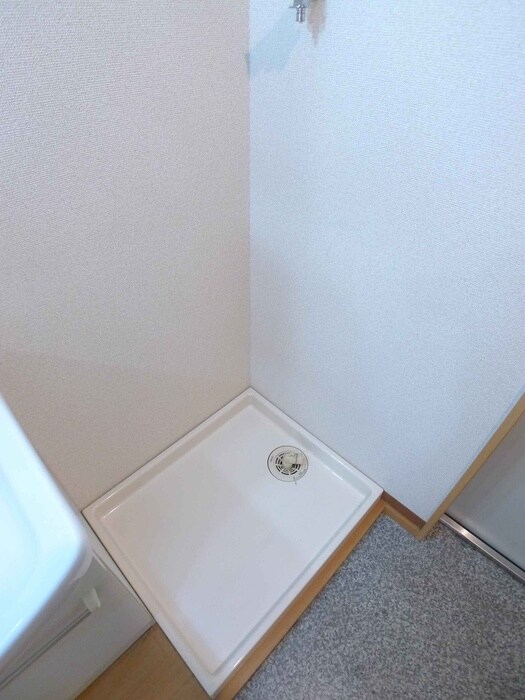 物件内観写真12　(洗濯機置場)