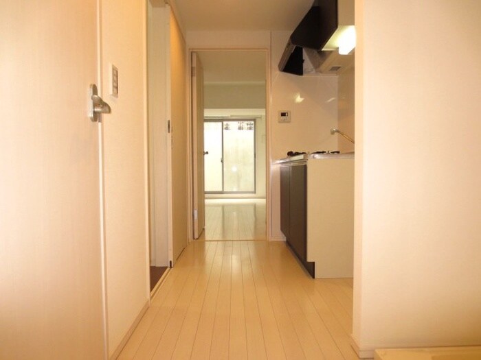 物件内観写真10　(廊下)