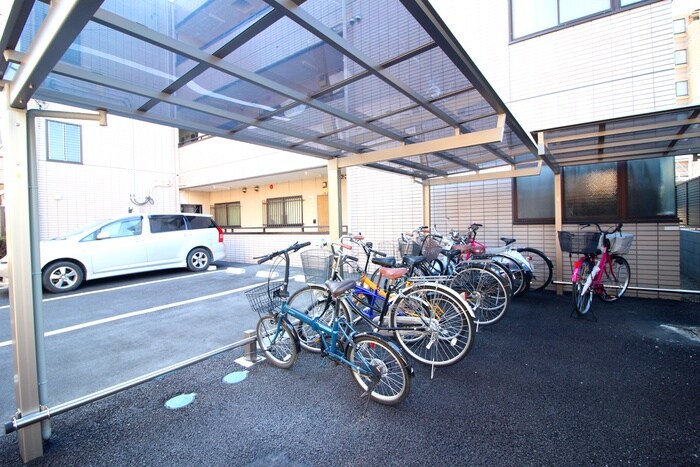 物件外観写真4　(駐輪場)