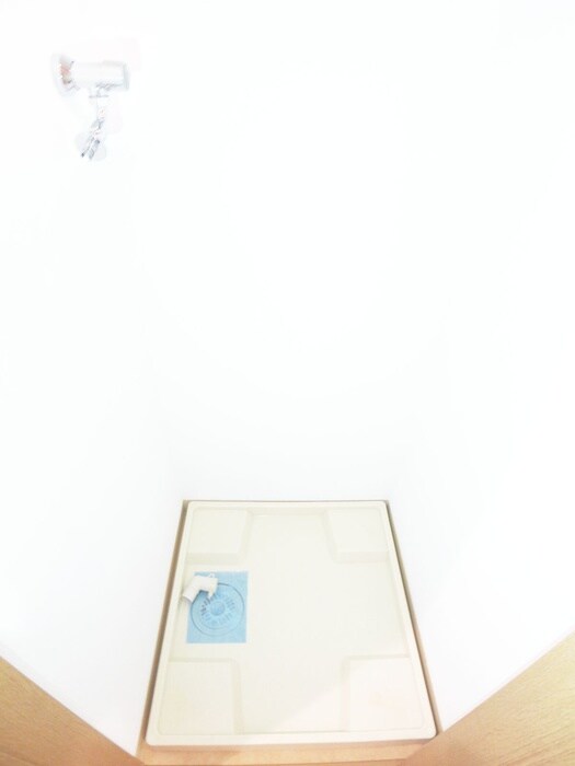 物件内観写真12　(洗濯機置場)