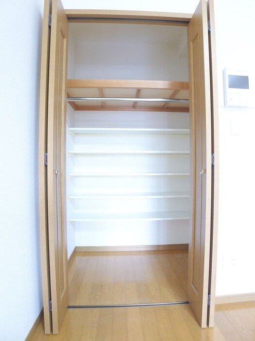 物件内観写真15　(収納)