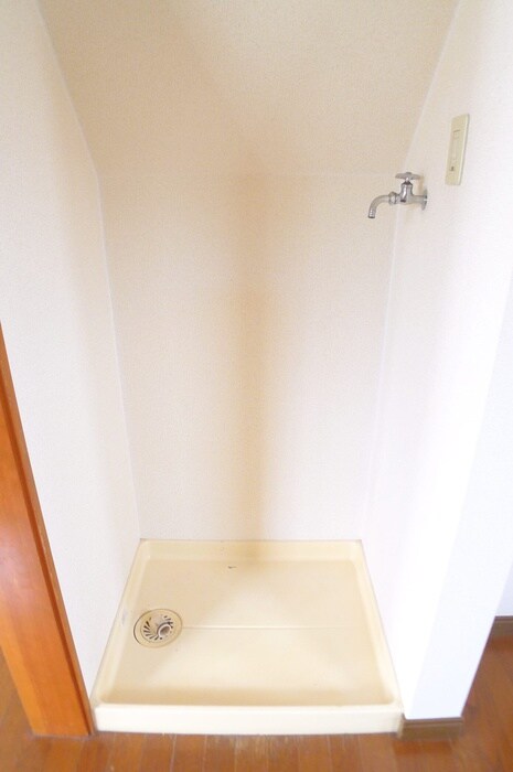 物件内観写真14　(洗濯機置場)