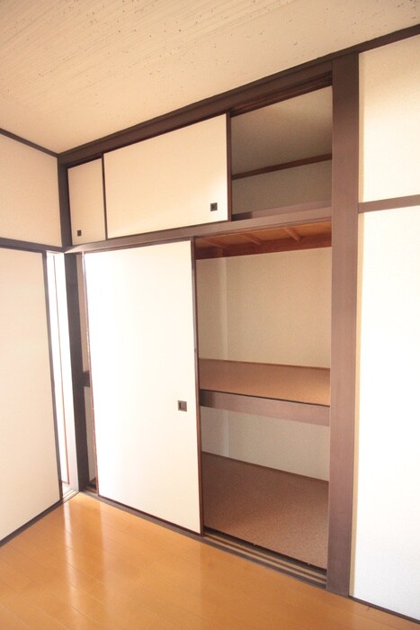 物件内観写真12　(収納)