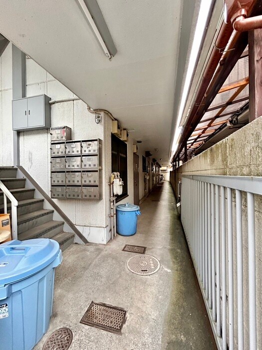 物件外観写真5　(エントランス部分)