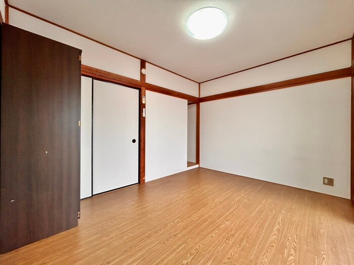 物件内観写真10　(居室)