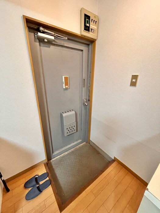 物件内観写真16　(玄関)