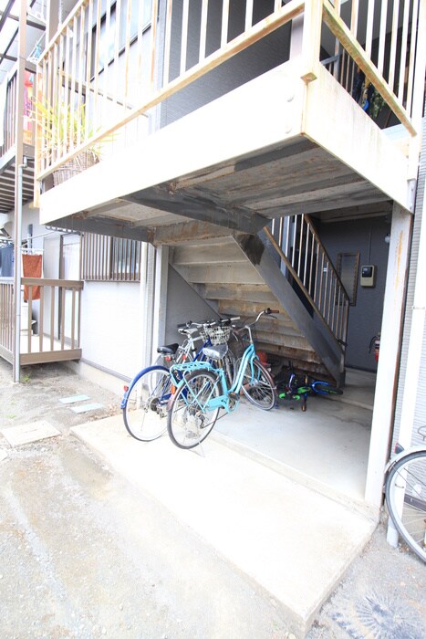 物件外観写真2　(駐輪場)