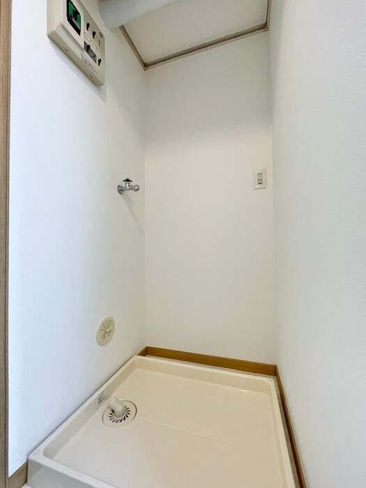 物件内観写真11　(洗濯機置場)