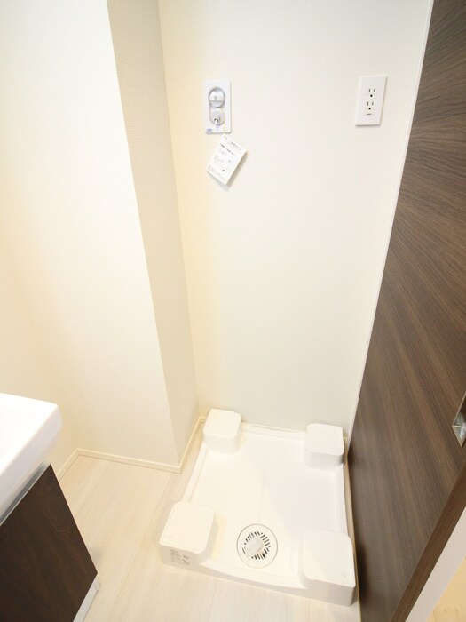 物件内観写真12　(洗濯機置場)