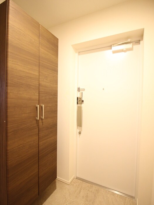 物件内観写真17　(玄関)