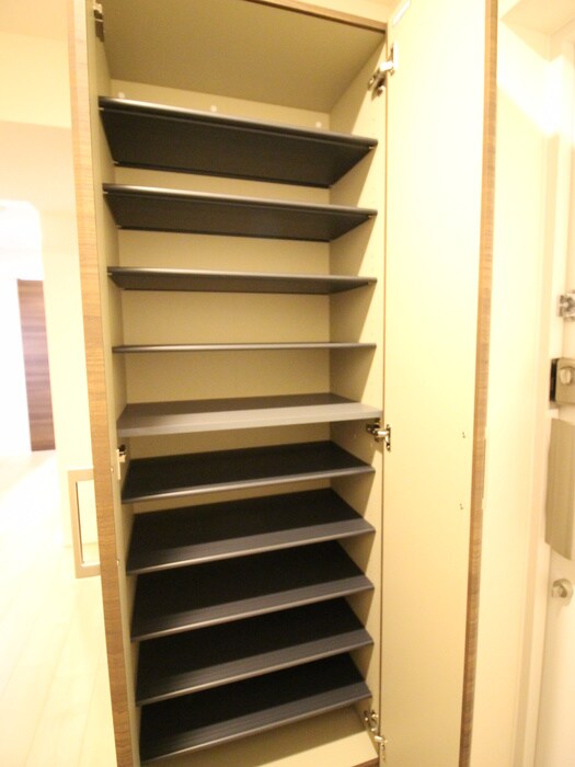 物件内観写真18　(靴箱)